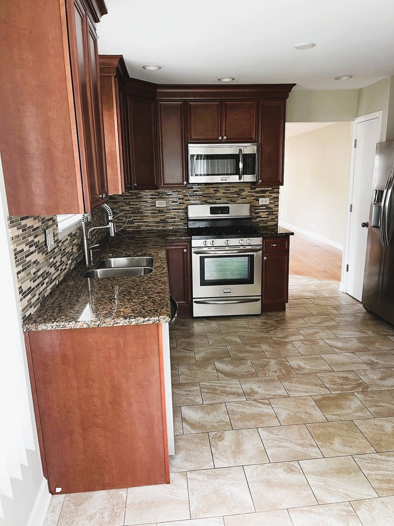 4427 Edinburg Lane 4427