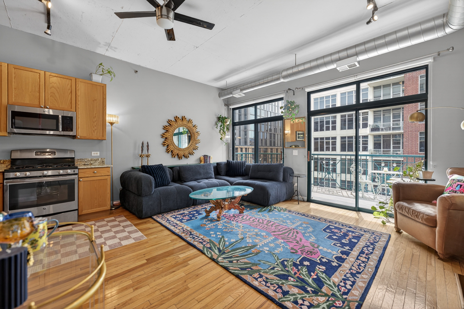 910 W Madison Street 605