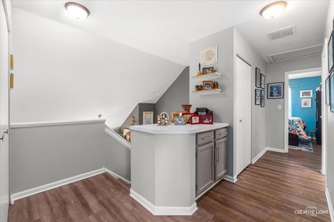 Tiny photo for 10 Farmington Court, Lake In The Hills, IL 60156 (MLS # 12578685)