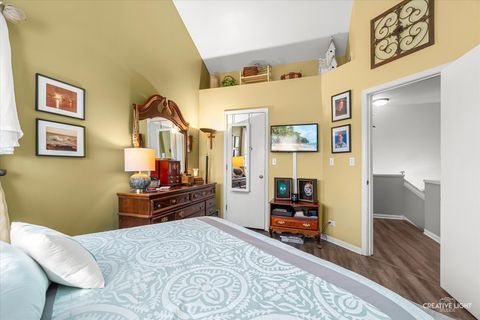 Tiny photo for 10 Farmington Court, Lake In The Hills, IL 60156 (MLS # 12578685)