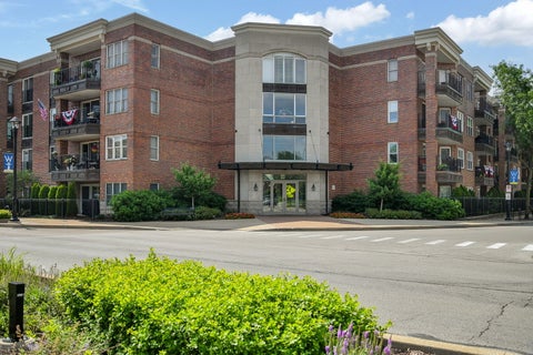 Photo of 111 N Wheaton Avenue #103, Wheaton, IL 60187 (MLS # 12731967)