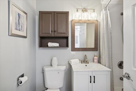 Tiny photo for 501 Carlysle Drive #7, Clarendon Hills, IL 60514 (MLS # 12543363)