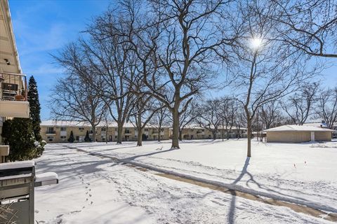 Tiny photo for 501 Carlysle Drive #7, Clarendon Hills, IL 60514 (MLS # 12543363)