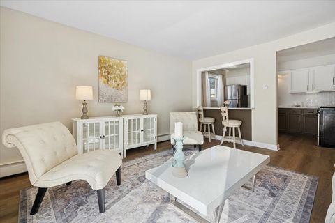 Tiny photo for 501 Carlysle Drive #7, Clarendon Hills, IL 60514 (MLS # 12543363)