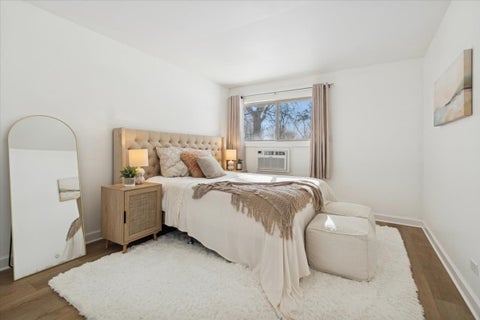 Tiny photo for 501 Carlysle Drive #7, Clarendon Hills, IL 60514 (MLS # 12543363)