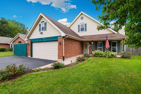 Photo of 340 Homewood Drive, Bolingbrook, IL 60440 (MLS # 12777046)