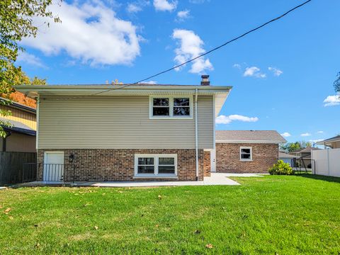 Tiny photo for 7716 Cronin Avenue, Justice, IL 60458 (MLS # 12508883)
