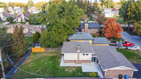 Tiny photo for 7716 Cronin Avenue, Justice, IL 60458 (MLS # 12508883)