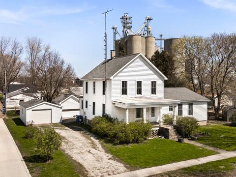 Photo of 103 E Wood Street, Colfax, IL 61728 (MLS # 12609182)