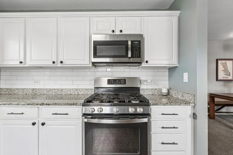 Tiny photo for 370 Kirkwood Circle, Bolingbrook, IL 60440 (MLS # 12626669)