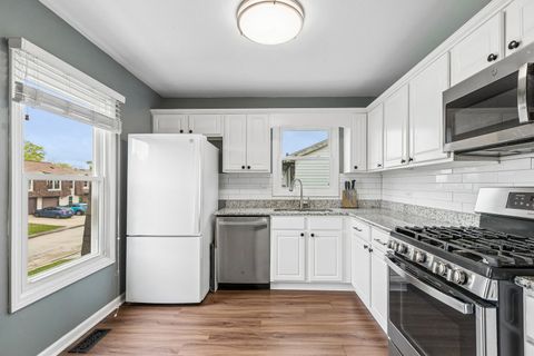 Tiny photo for 370 Kirkwood Circle, Bolingbrook, IL 60440 (MLS # 12626669)