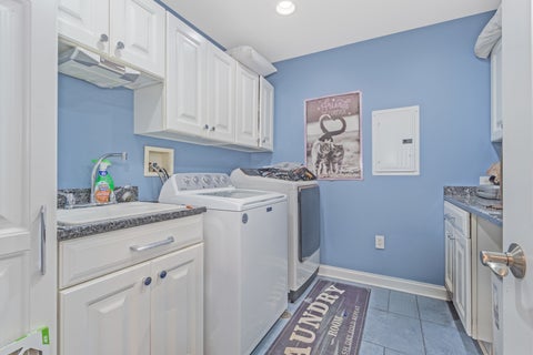 Tiny photo for 9340 S Clifton Park Avenue, Evergreen Park, IL 60805 (MLS # 12708895)