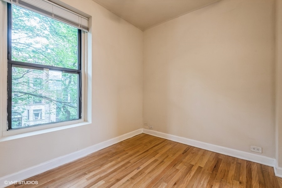 1430 N Dearborn Parkway 302