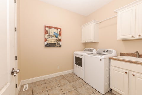 Tiny photo for 704 S Mercer Avenue, Bloomington, IL 61701 (MLS # 12635028)