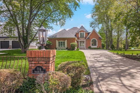 Tiny photo for 704 S Mercer Avenue, Bloomington, IL 61701 (MLS # 12635028)