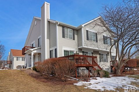 Tiny photo for 404 Lowell Drive #404, South Elgin, IL 60177 (MLS # 12585026)