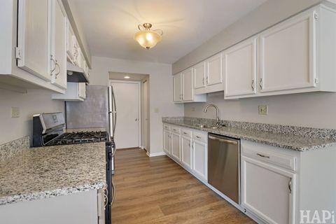 Tiny photo for 404 Lowell Drive #404, South Elgin, IL 60177 (MLS # 12585026)