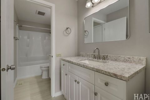 Tiny photo for 404 Lowell Drive #404, South Elgin, IL 60177 (MLS # 12585026)