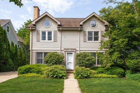 674 Foxdale Avenue Winnetka IL 60093