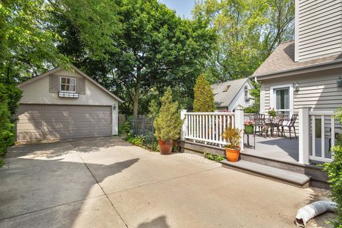 Tiny photo for 674 Foxdale Avenue, Winnetka, IL 60093 (MLS # 12382435)