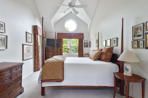 Tiny photo for 674 Foxdale Avenue, Winnetka, IL 60093 (MLS # 12382435)