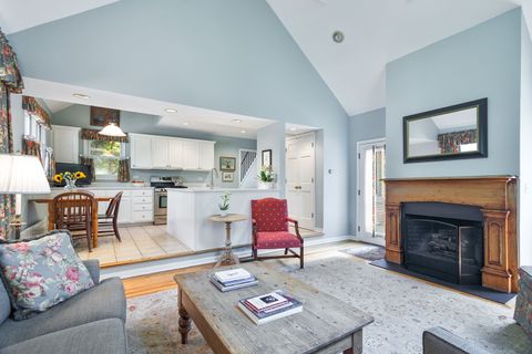 Tiny photo for 674 Foxdale Avenue, Winnetka, IL 60093 (MLS # 12382435)