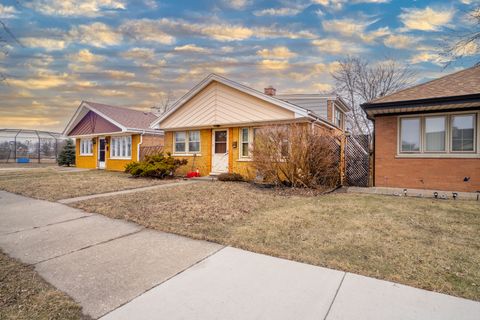 Tiny photo for 5929 S Major Avenue, Chicago, IL 60638 (MLS # 12580592)