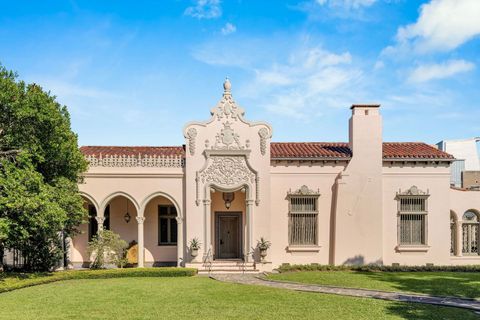 Photo of 27 Audubon Place, New Orleans, LA 70118 (MLS # 12671267)