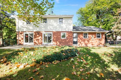 Tiny photo for 2829 Briarwood Drive, Arlington Heights, IL 60005 (MLS # 12495845)