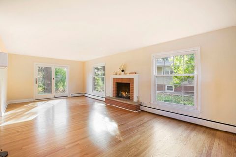 Tiny photo for 2829 Briarwood Drive, Arlington Heights, IL 60005 (MLS # 12495845)