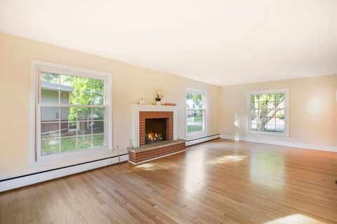 Tiny photo for 2829 Briarwood Drive, Arlington Heights, IL 60005 (MLS # 12495845)