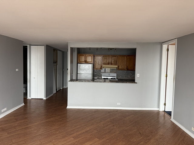 2901 S Michigan Avenue 1803-4