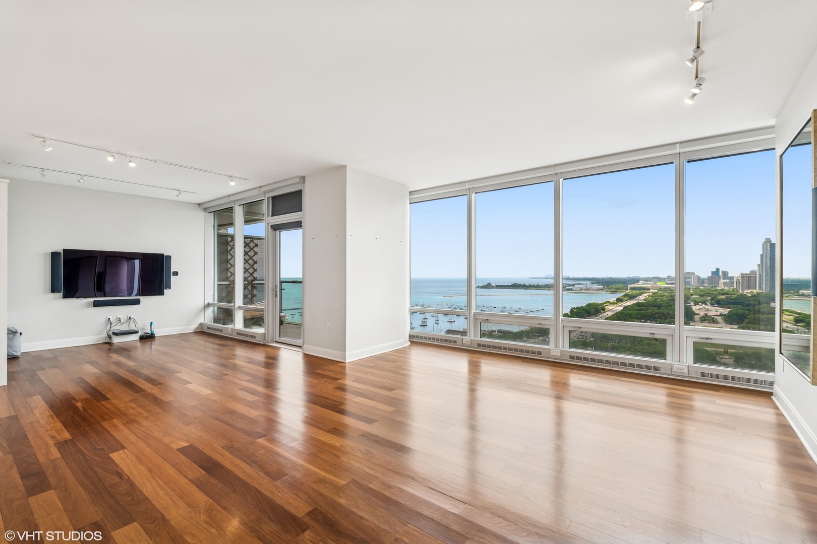 340 E Randolph Street 2103