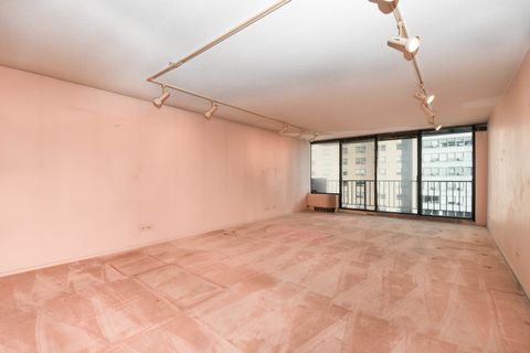 Tiny photo for 3150 N Sheridan Road #9A, Chicago, IL 60657 (MLS # 12554479)