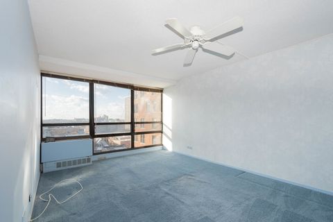 Tiny photo for 3150 N Sheridan Road #9A, Chicago, IL 60657 (MLS # 12554479)
