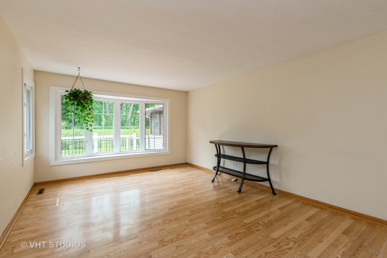 16199 W Des Plaines Drive