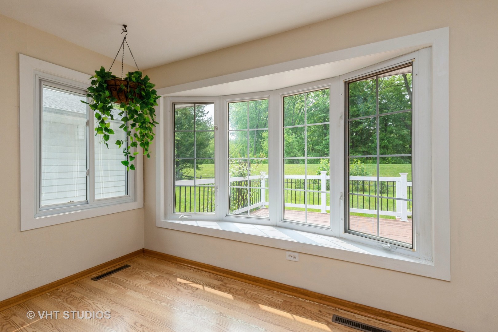 16199 W Des Plaines Drive