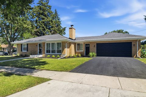 Tiny photo for 1857 Bristol Avenue, Westchester, IL 60154 (MLS # 12686843)