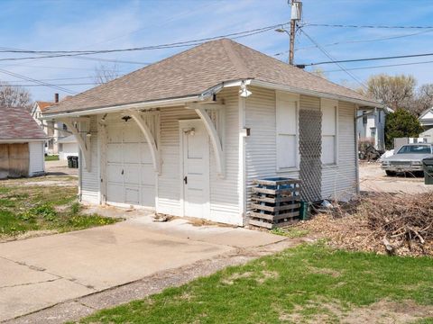 Tiny photo for 730 E 14th St Street, Davenport, IA 52803 (MLS # 100000349)