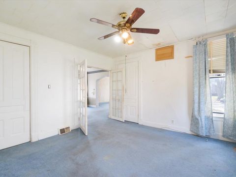 Tiny photo for 730 E 14th St Street, Davenport, IA 52803 (MLS # 100000349)