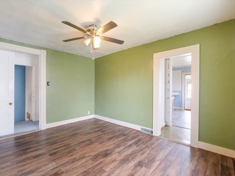 Tiny photo for 730 E 14th St Street, Davenport, IA 52803 (MLS # 100000349)