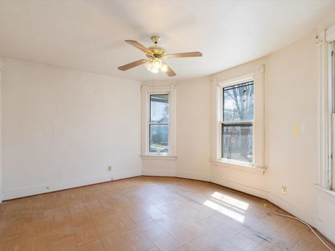 Tiny photo for 730 E 14th St Street, Davenport, IA 52803 (MLS # 100000349)