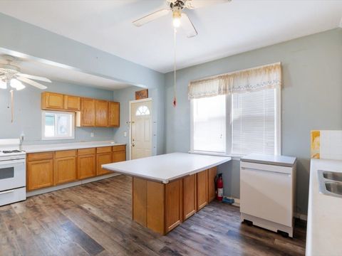 Tiny photo for 730 E 14th St Street, Davenport, IA 52803 (MLS # 100000349)