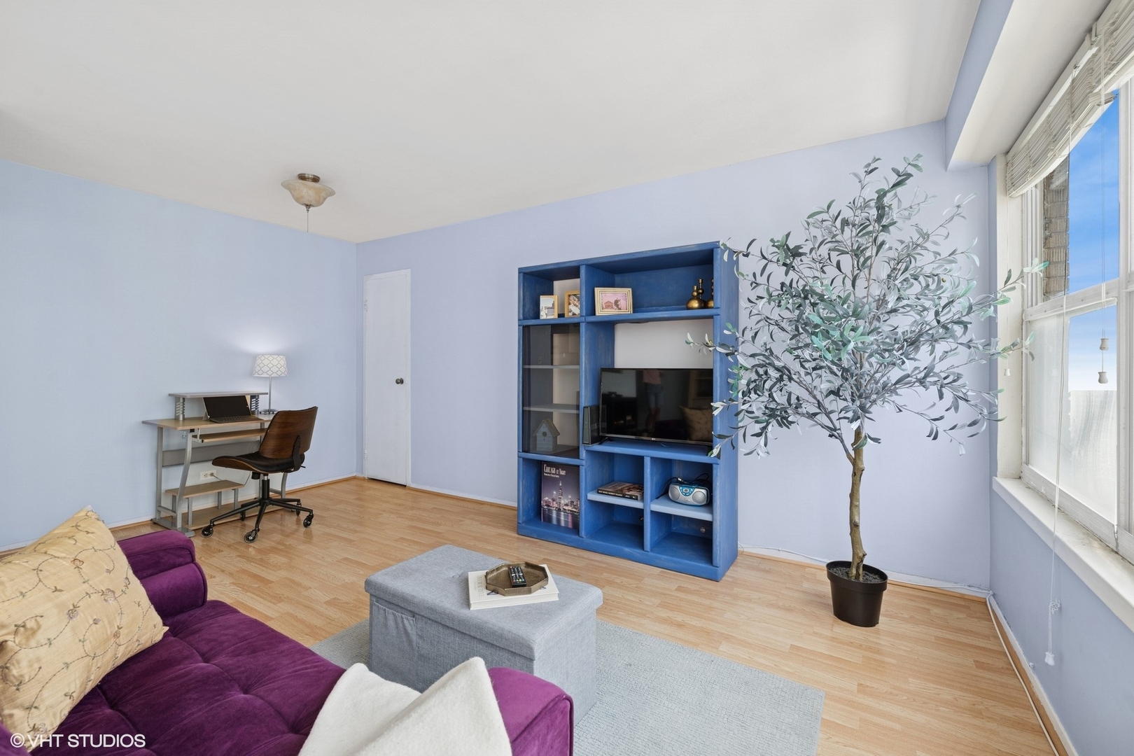 6157 N Sheridan Road 24H