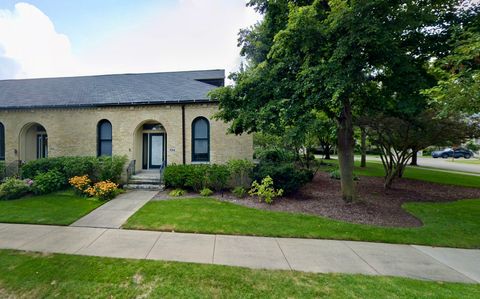 754 Lyster Road D Highwood IL 60040