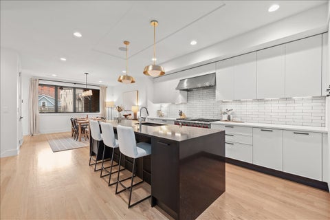 Tiny photo for 825 W Buckingham Place #3, Chicago, IL 60657 (MLS # 12600965)