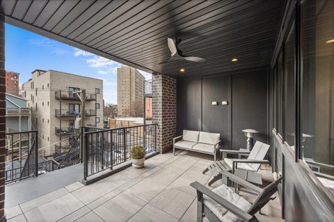Tiny photo for 825 W Buckingham Place #3, Chicago, IL 60657 (MLS # 12600965)