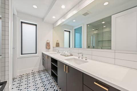 Tiny photo for 825 W Buckingham Place #3, Chicago, IL 60657 (MLS # 12600965)