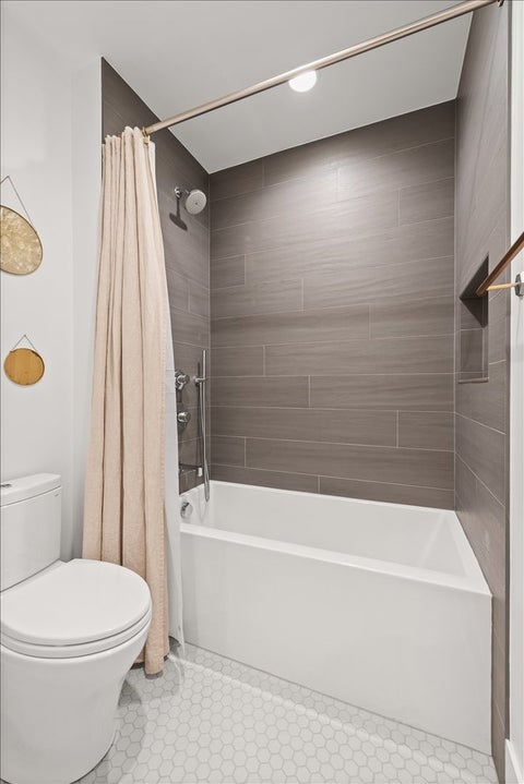 Tiny photo for 825 W Buckingham Place #3, Chicago, IL 60657 (MLS # 12600965)