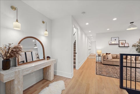Tiny photo for 825 W Buckingham Place #3, Chicago, IL 60657 (MLS # 12600965)